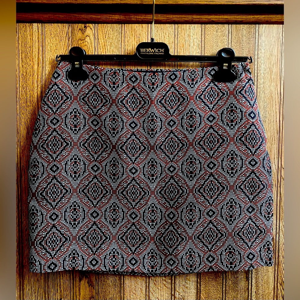 H & M Jacquard Tribal Black & Orange mini skirt size 6